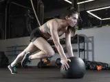 Ile trwa trening crossfit? Poznaj szczegóły i czas poszczególnych etapów