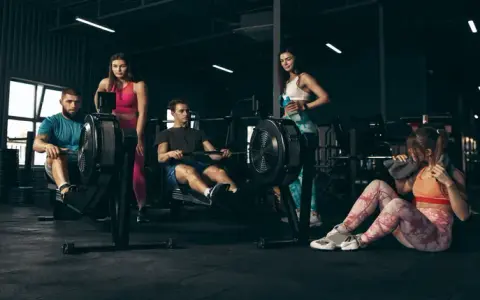 Jak ułożyć trening crossfit, aby uniknąć kontuzji i osiągnąć efekty
