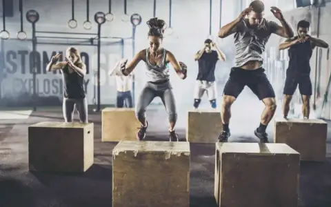 Czym jest CrossFit? Odkryj sekrety skutecznego treningu i jego zalety