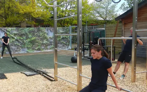Crossfit czy kalistenika - która metoda treningowa jest lepsza dla Ciebie?