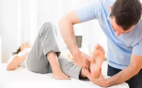 Jakie ćwiczenia po złamaniu kłykcia pomogą w szybszej rehabilitacji?