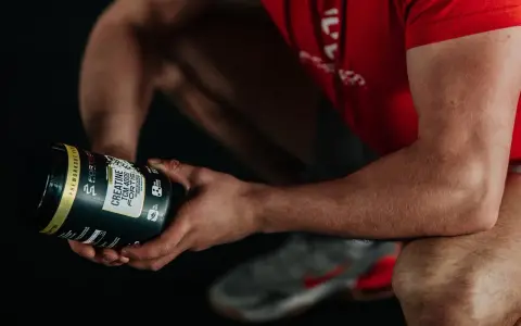Najlepsze odżywki na crossfit, które poprawią Twoją wydajność i regenerację