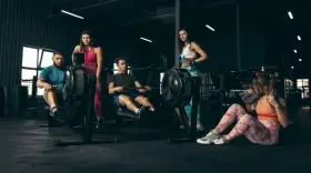 Jak ułożyć trening crossfit, aby uniknąć kontuzji i osiągnąć efekty